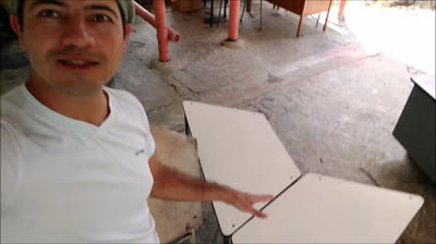 ¡Aumentan los niños, aumentan los pupitres!